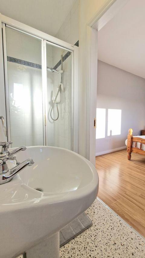 Cosy 3 Bedroom All Ensuites Galway Kültér fotó