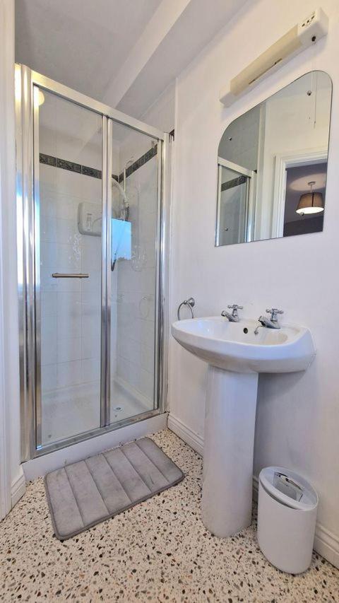 Cosy 3 Bedroom All Ensuites Galway Kültér fotó