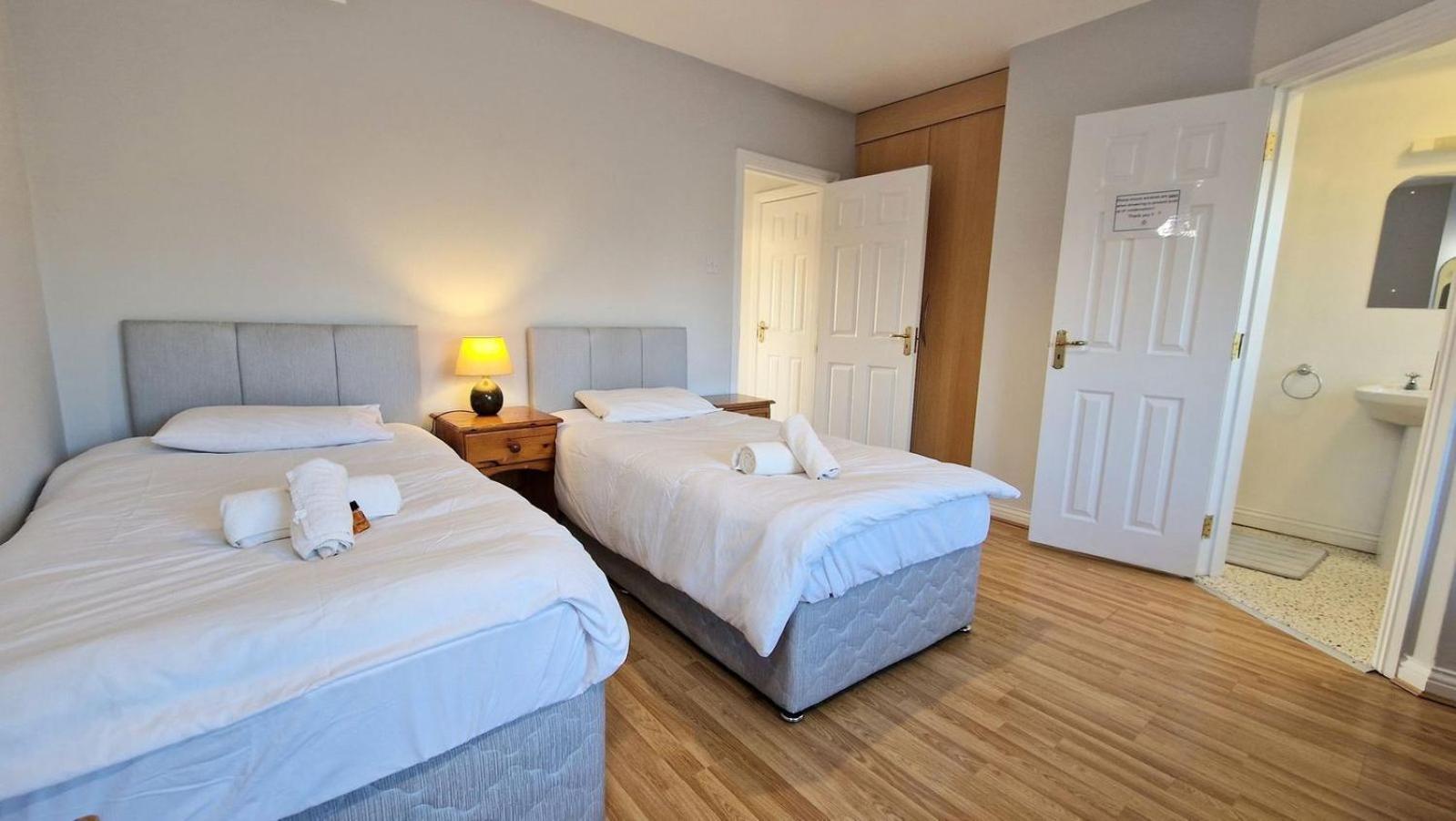 Cosy 3 Bedroom All Ensuites Galway Kültér fotó